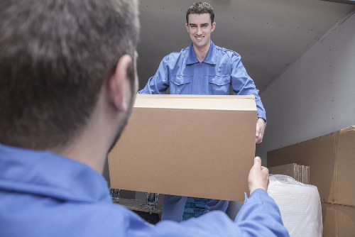 Removals van serving homes and flats in Uxbridge