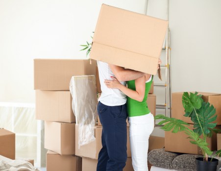 Local van transport service organized for a smooth relocation