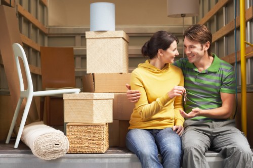 Packing and transport support for office furniture and equipment